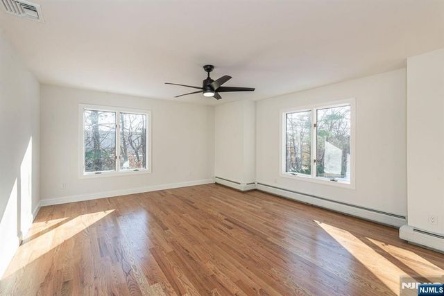 7 Shaw Court, Fairfield, NJ 07004