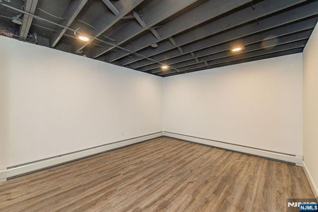 7 Shaw Court, Fairfield, NJ 07004