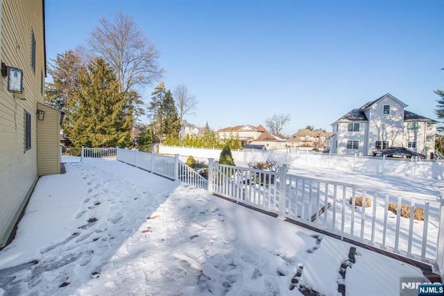 7 Shaw Court, Fairfield, NJ 07004