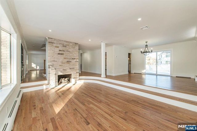 7 Shaw Court, Fairfield, NJ 07004