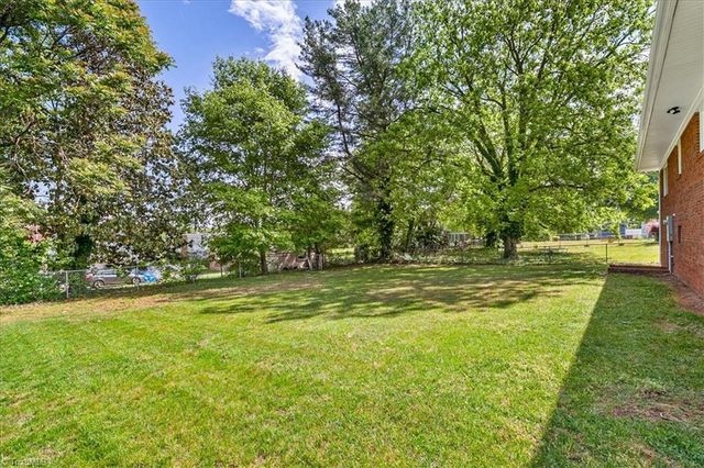 912 Hilltop Boulevard, Reidsville, NC 27320