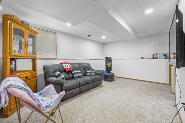 403 Pleasant Ave N, Surrey, ND 58785