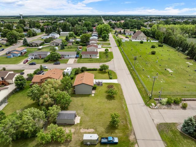 403 Pleasant Ave N, Surrey, ND 58785