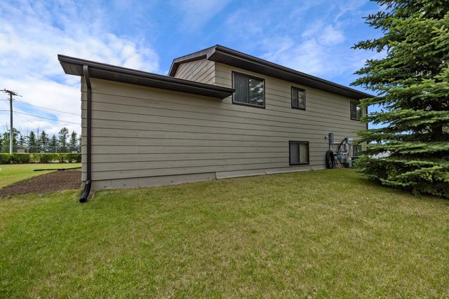 403 Pleasant Ave N, Surrey, ND 58785
