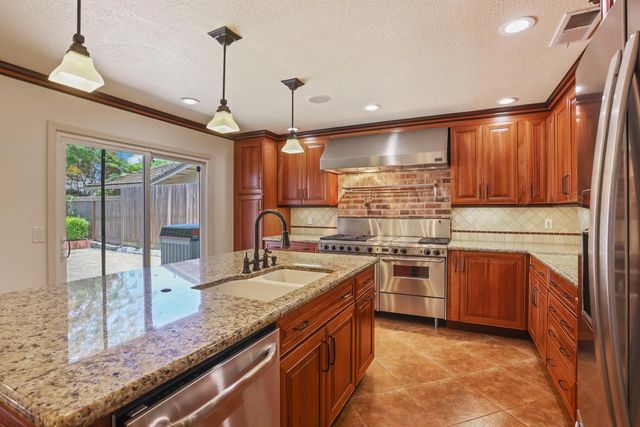 3790 Hatchers Cir, Stockton, CA 95219