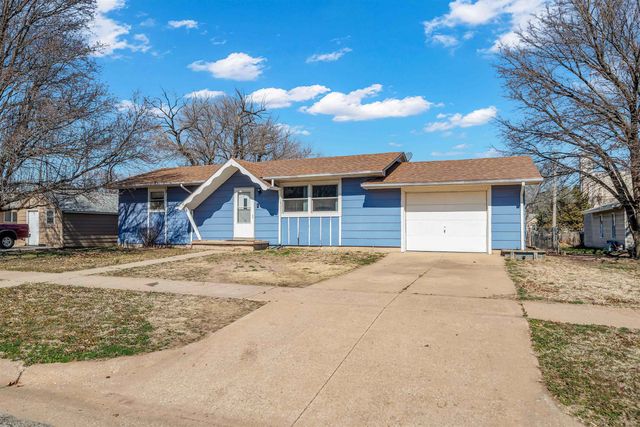 212 W 9th St, Harper, KS 67058