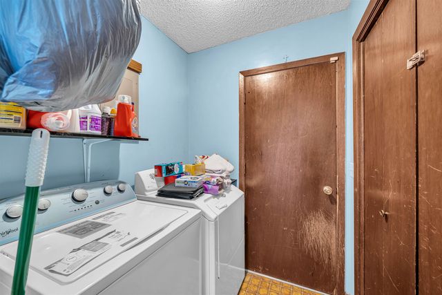 212 W 9th St, Harper, KS 67058