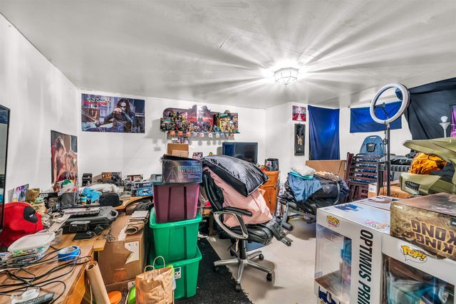 212 W 9th St, Harper, KS 67058