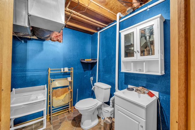 212 W 9th St, Harper, KS 67058