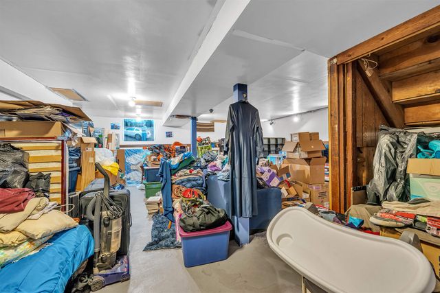 212 W 9th St, Harper, KS 67058