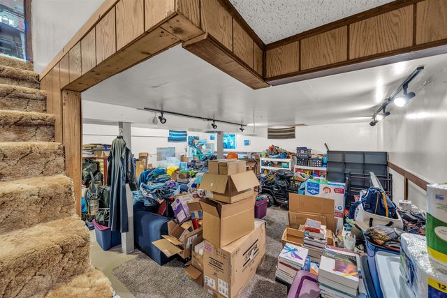 212 W 9th St, Harper, KS 67058