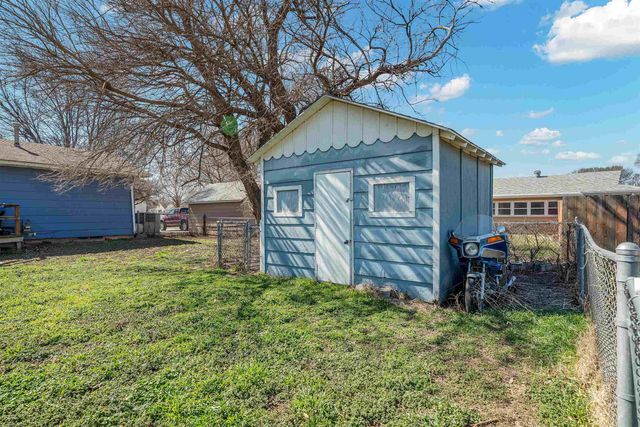 212 W 9th St, Harper, KS 67058