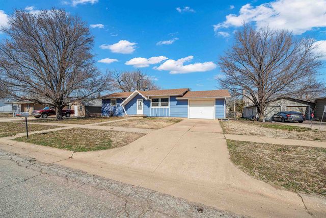 212 W 9th St, Harper, KS 67058