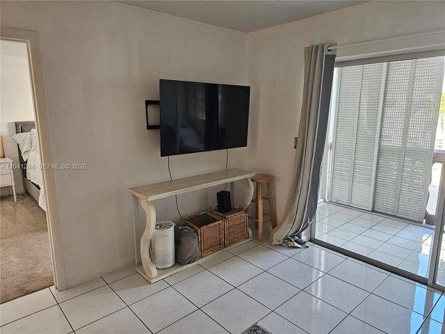 215 SE 3rd Avenue 205A, Hallandale Beach, FL 33009