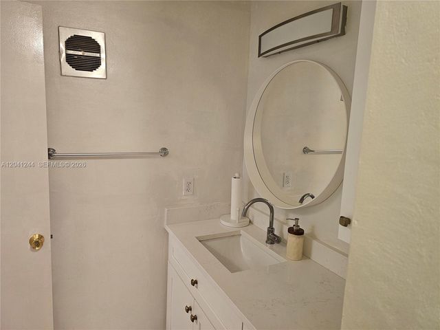 215 SE 3rd Avenue 205A, Hallandale Beach, FL 33009
