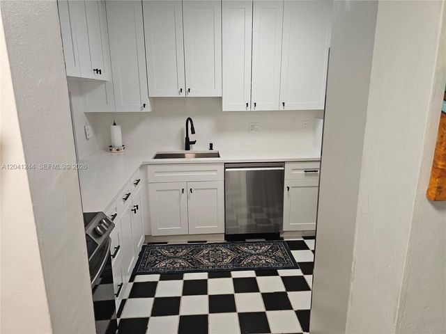 215 SE 3rd Avenue 205A, Hallandale Beach, FL 33009