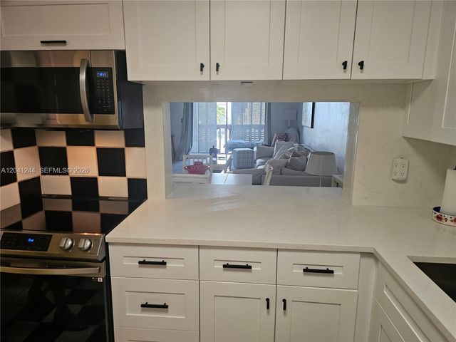 215 SE 3rd Avenue 205A, Hallandale Beach, FL 33009