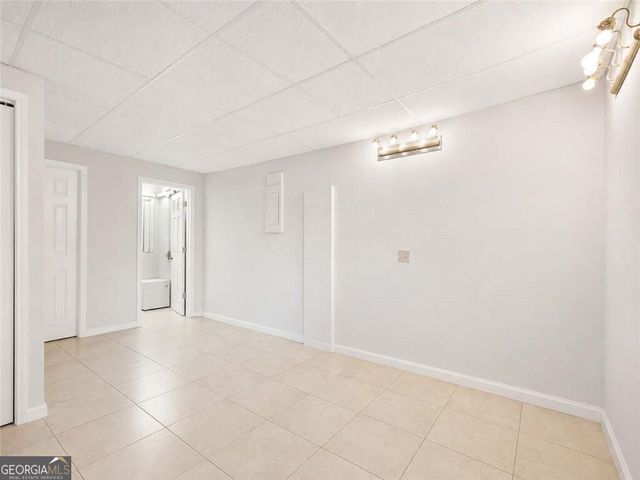 2136 Valley Oaks Drive SE, Smyrna, GA 30080