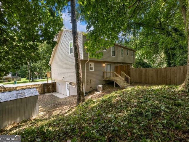 2136 Valley Oaks Drive SE, Smyrna, GA 30080