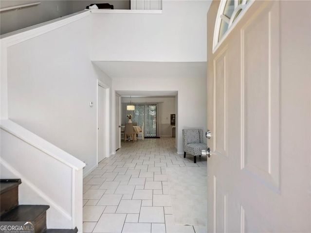 2136 Valley Oaks Drive SE, Smyrna, GA 30080