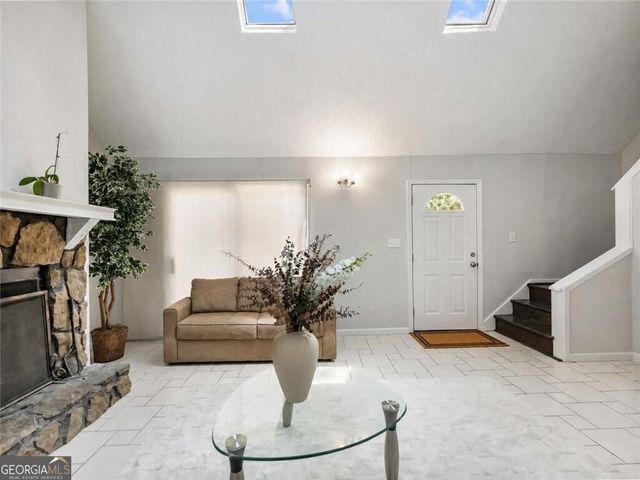 2136 Valley Oaks Drive SE, Smyrna, GA 30080