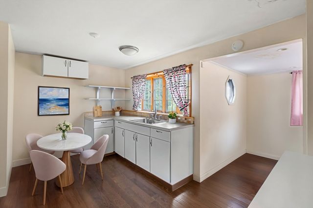 9 Viking Ter, Boston, MA 02126