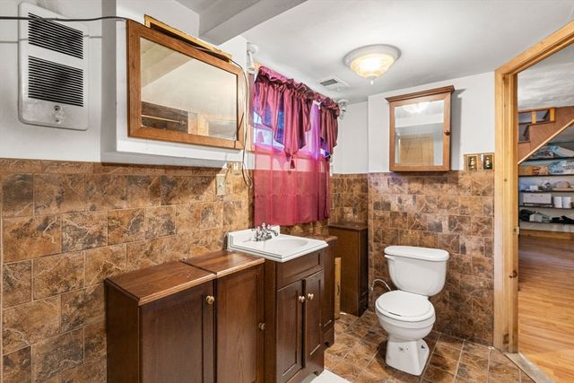 9 Viking Ter, Boston, MA 02126