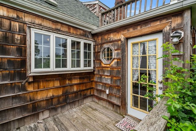 9 Viking Ter, Boston, MA 02126