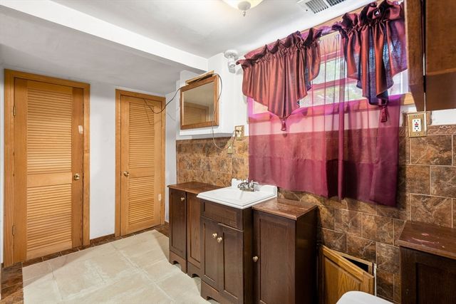 9 Viking Ter, Boston, MA 02126