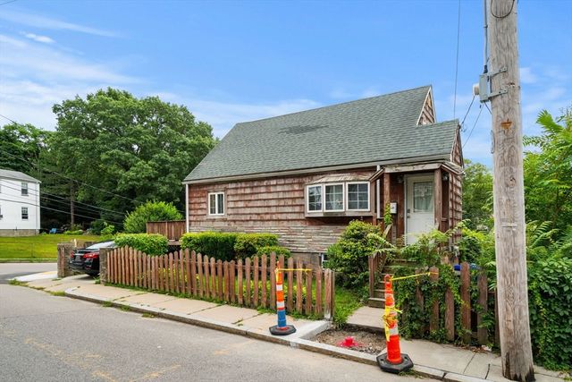 9 Viking Ter, Boston, MA 02126