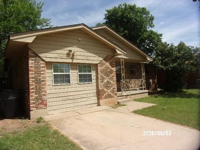 811 NW 58th Street, Lawton, OK 73505