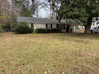 707 Gemi Dr, Longview, TX 75604