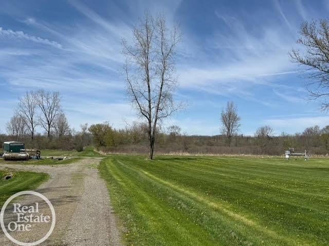 15594 Bryce Road, Capac, MI 48014