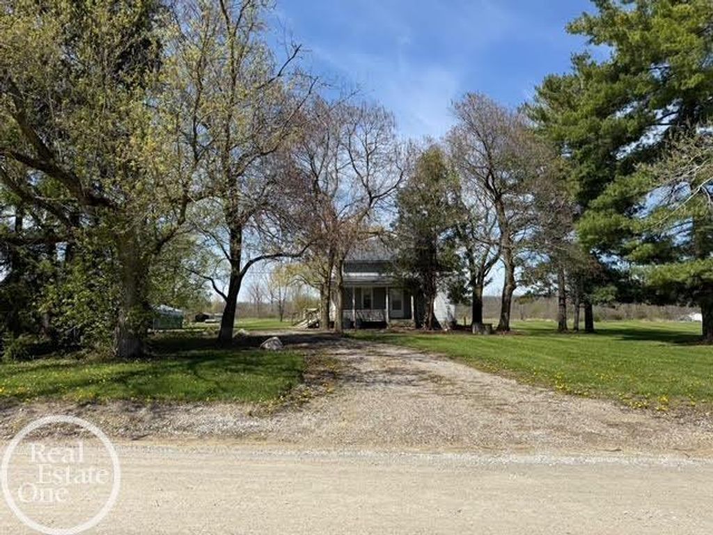 15594 Bryce Road, Capac, MI 48014