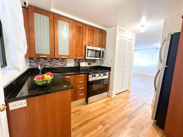 7425 N Sheridan Road GE, Chicago, IL 60626