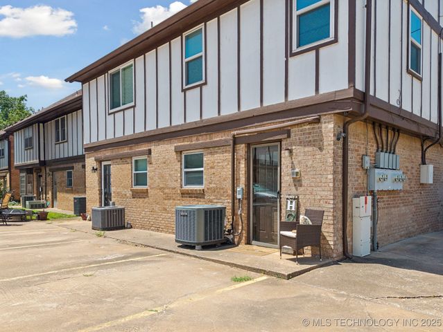 2519 S Florence Place 1, Tulsa, OK 74114