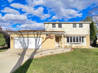 357 N PIONEER Drive, Addison, IL 60101