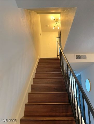 1460 Hialeah Drive B, Las Vegas, NV 89119