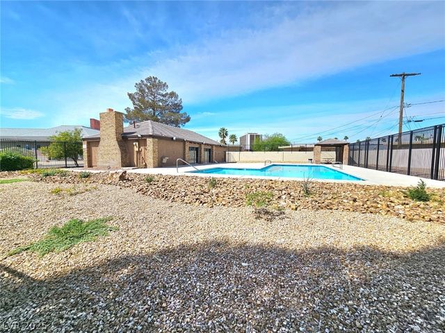 1460 Hialeah Drive B, Las Vegas, NV 89119
