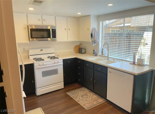 1460 Hialeah Drive B, Las Vegas, NV 89119