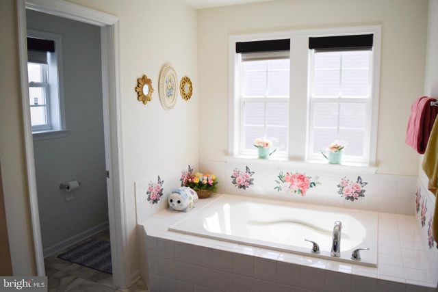 205 VOLTAIRE ST, Gerrardstown, WV 25420