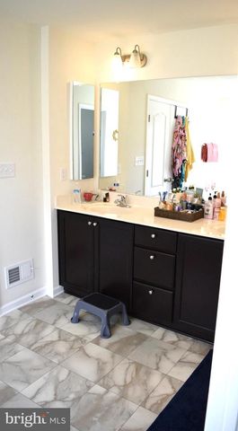 205 VOLTAIRE ST, Gerrardstown, WV 25420