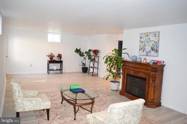 205 VOLTAIRE ST, Gerrardstown, WV 25420