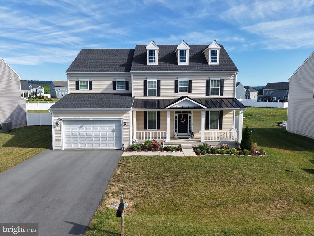 205 VOLTAIRE ST, Gerrardstown, WV 25420