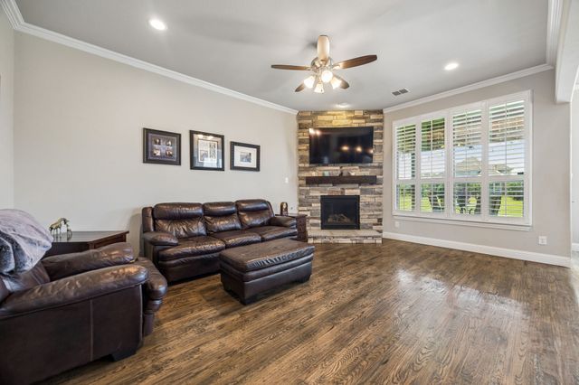 1116 Macgregor Lane, Gunter, TX 75058