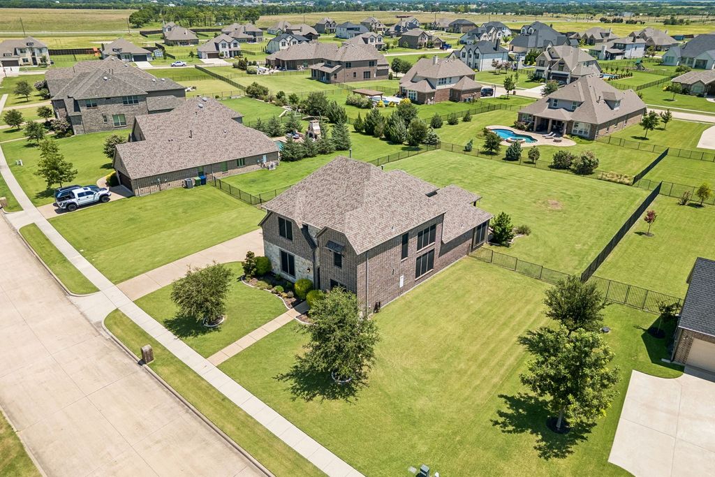 1116 Macgregor Lane, Gunter, TX 75058