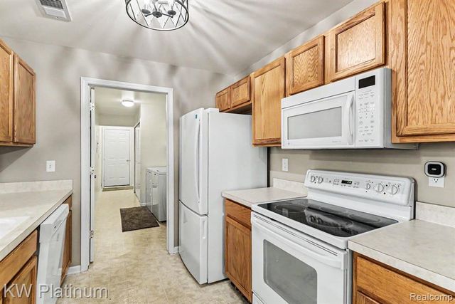 16531 Covington Drive, Clinton Township, MI 48038