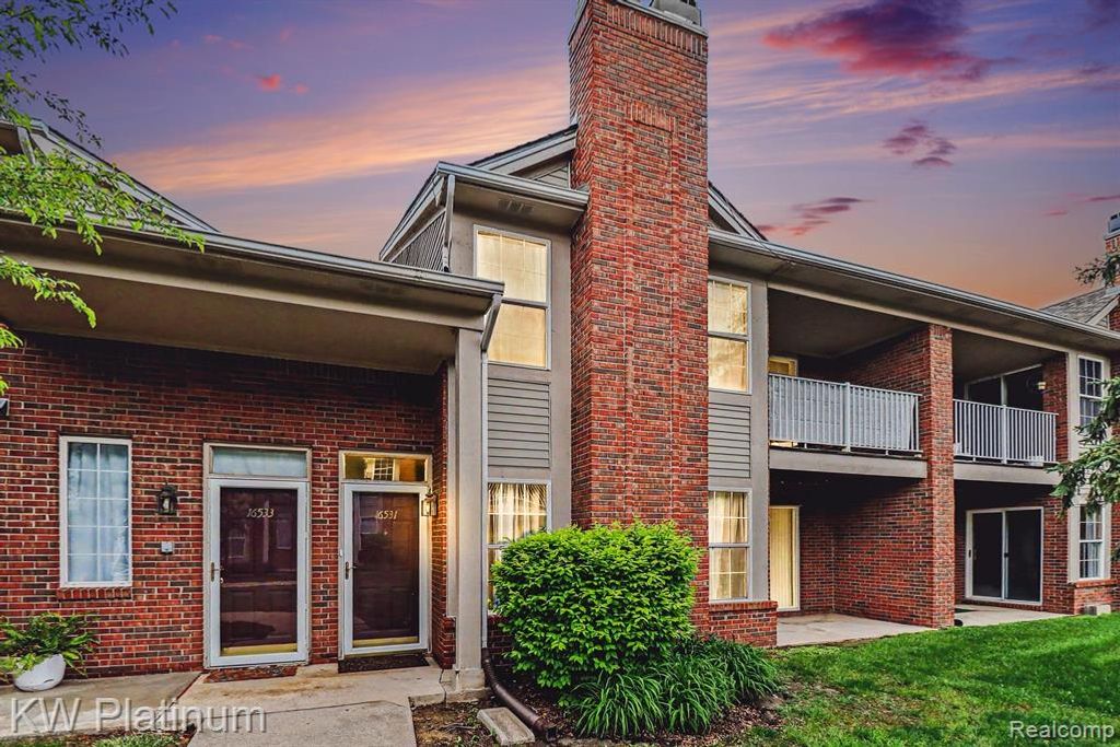 16531 Covington Drive, Clinton Township, MI 48038