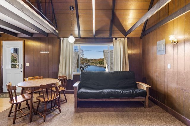 88 Deep Water Circle, Reeds Spring, MO 65737