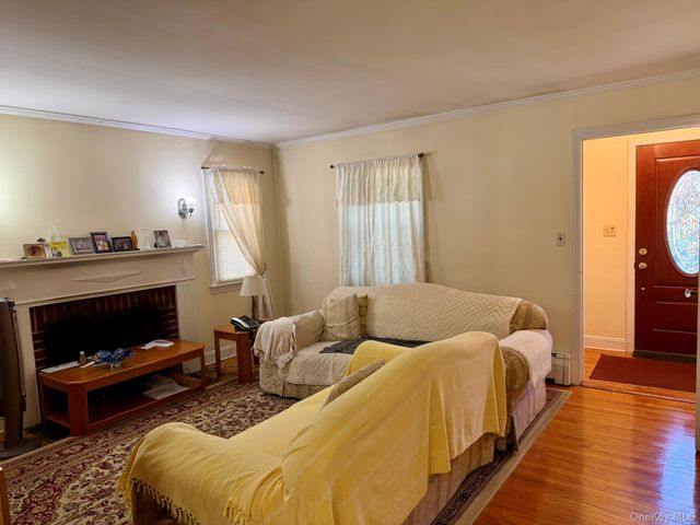 586 Stratford Road, North Baldwin, NY 11510